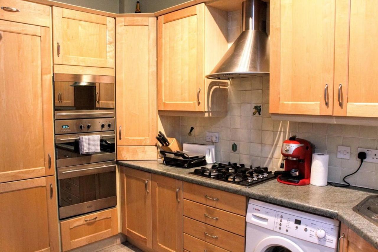 Traditional Georgian Flat In New Town